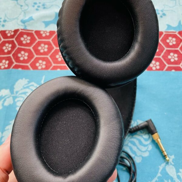 Casque audio studio Behringer HPS3000, mousses neuves – Image 3