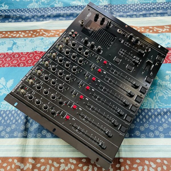 Alternative view of Table de mixage Behringer Pro Mixer DX2000 USB n°S1102123968, alim