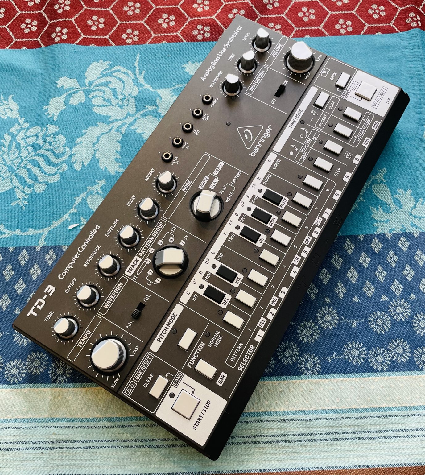 Bassline Behringer TD-3 n°525000608EEN, boite d’origine, alim