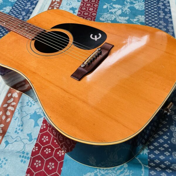 Alternative view of Rare guitare acoustique dreadnought Epiphone FT145 Texan n°141265 (1976/1979, Japan), révision luthier Manteau (facture 22.07.26)