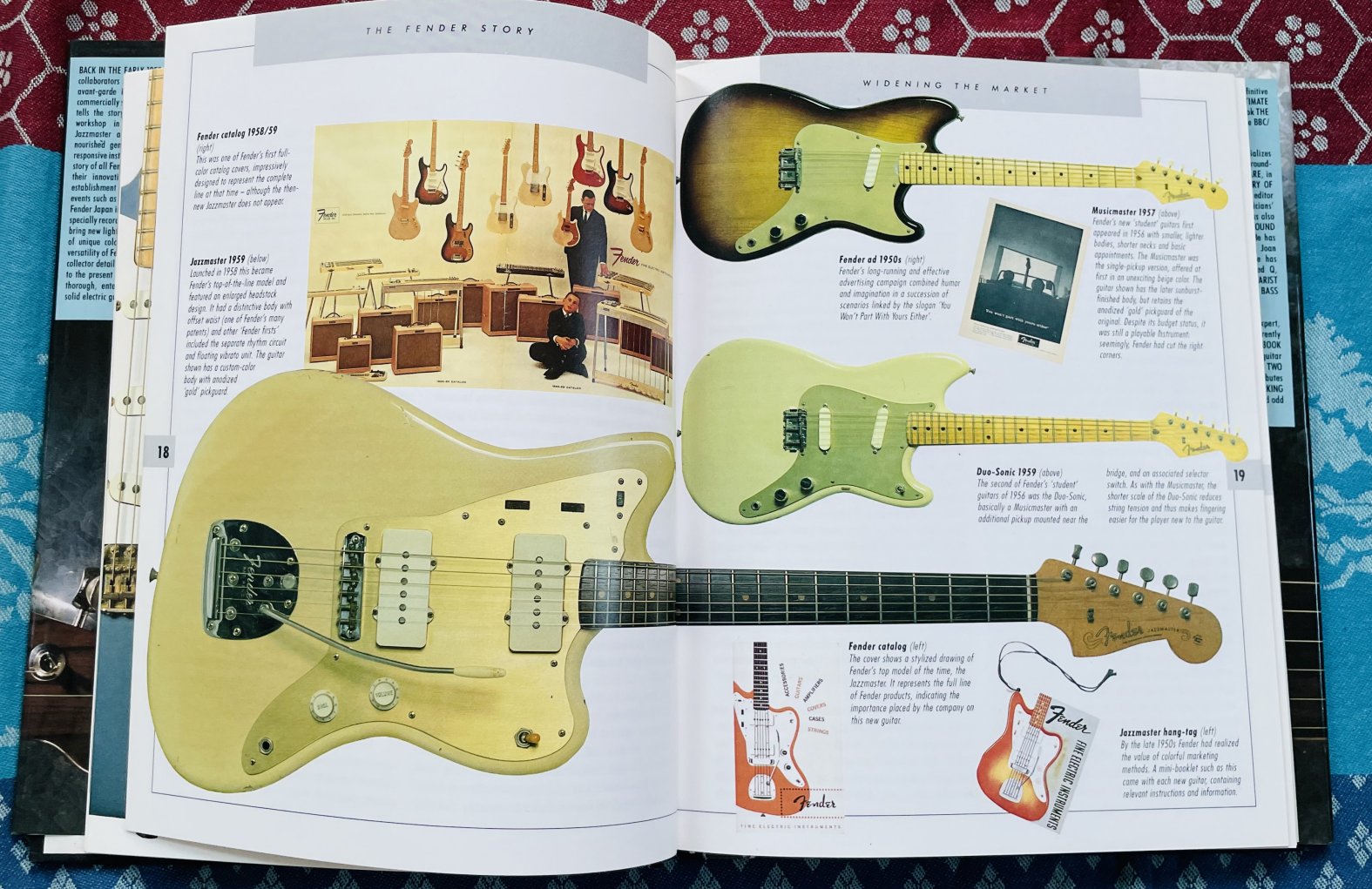 Rare livre en Anglais Fender Book, a complete history of Fender electric guitars, Tony Bacon and Paul Day, GPI Books – Image 3