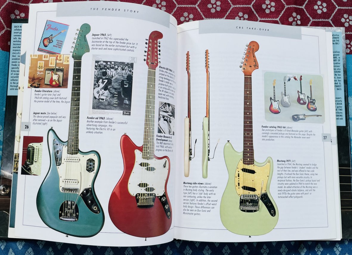 Rare livre en Anglais Fender Book, a complete history of Fender electric guitars, Tony Bacon and Paul Day, GPI Books – Image 5