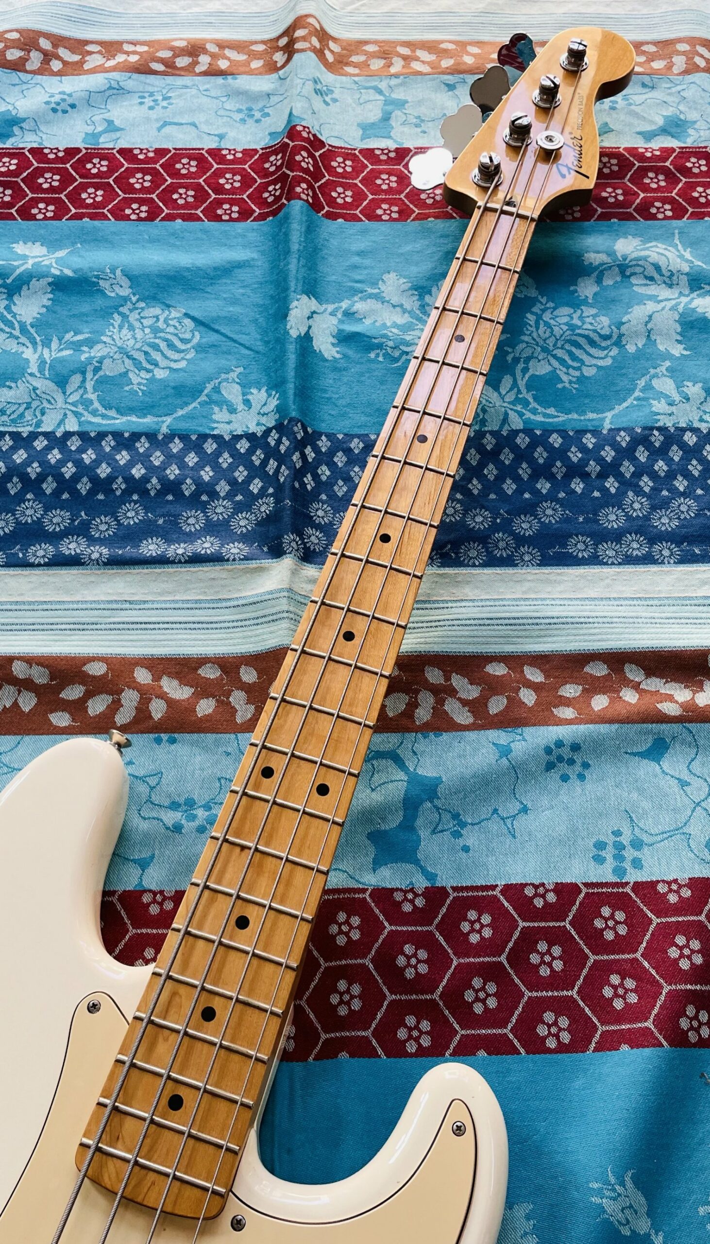 Basse électrique Fender Standard Precision Bass Artic White n°MX13428979 (2014, Mexico) – Image 3