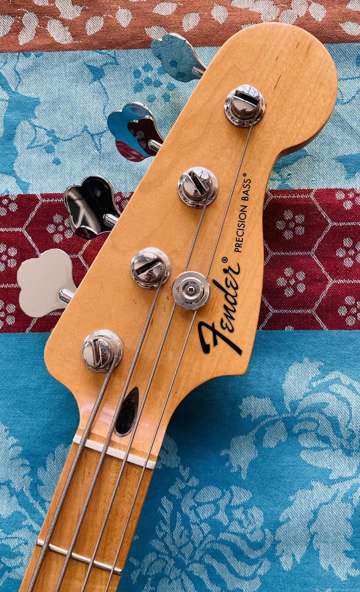 Basse électrique Fender Standard Precision Bass Artic White n°MX13428979 (2014, Mexico) – Image 4
