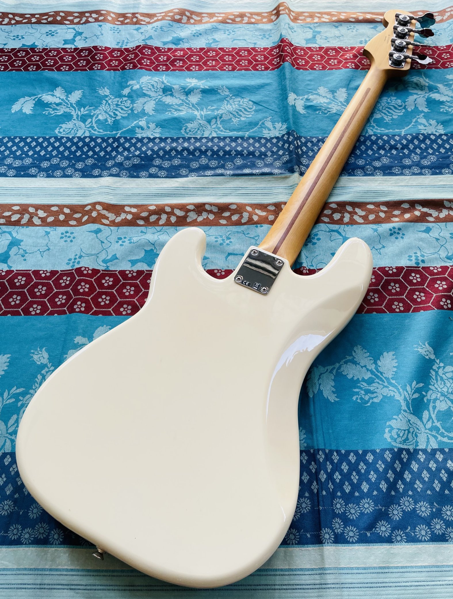 Basse électrique Fender Standard Precision Bass Artic White n°MX13428979 (2014, Mexico) – Image 7