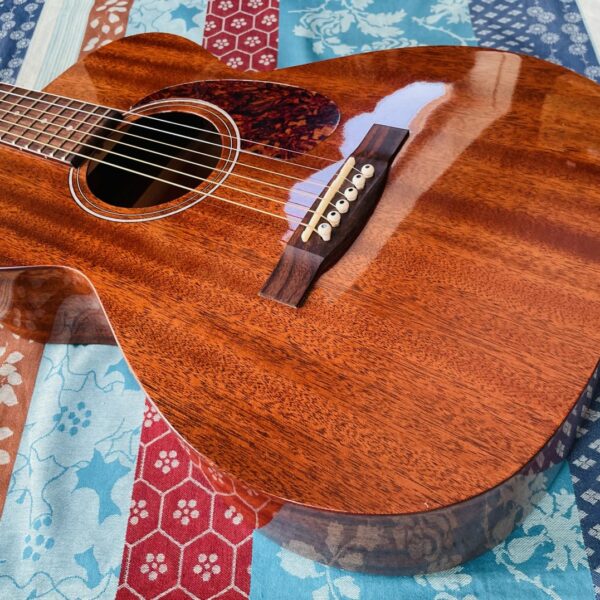 Alternative view of Guitare électro-acoustique Guild M-120 Westerly n°632215997, belle housse Guild, préampli installé K&K Pure-Mini, mécaniques Grover, réglage luthier Florian Thomas, cordes Martin 12/54