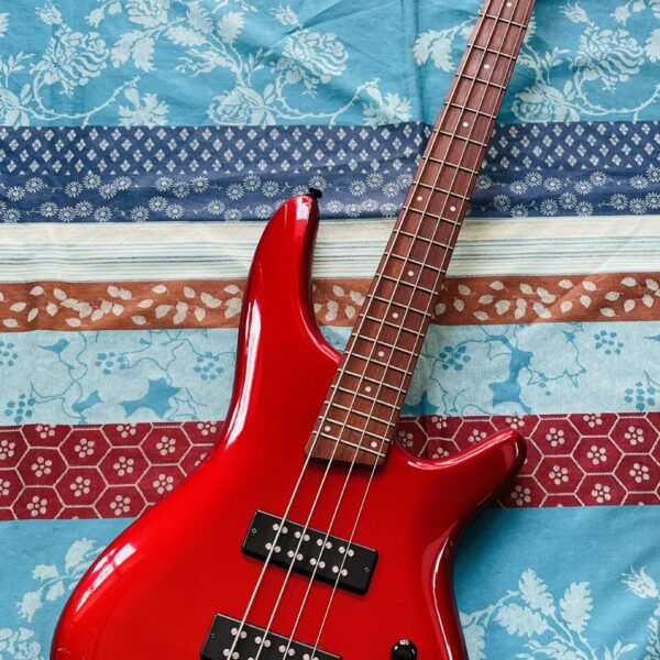 Basse électrique active Ibanez Soundgear SR300 EB 1P02 candy apple n°20112139 (2020, Indonésia) –
