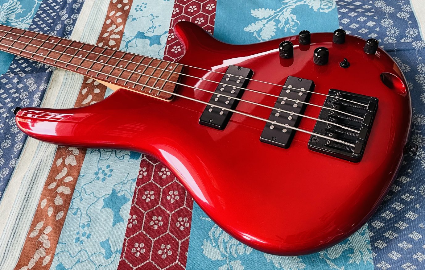 Basse électrique active Ibanez Soundgear SR300 EB 1P02 candy apple n°20112139 (2020, Indonésia) – – Image 2