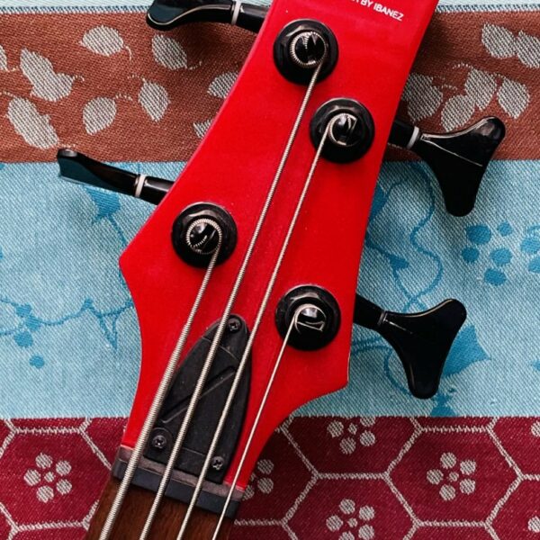 Basse électrique active Ibanez Soundgear SR300 EB 1P02 candy apple n°20112139 (2020, Indonésia) – – Image 4