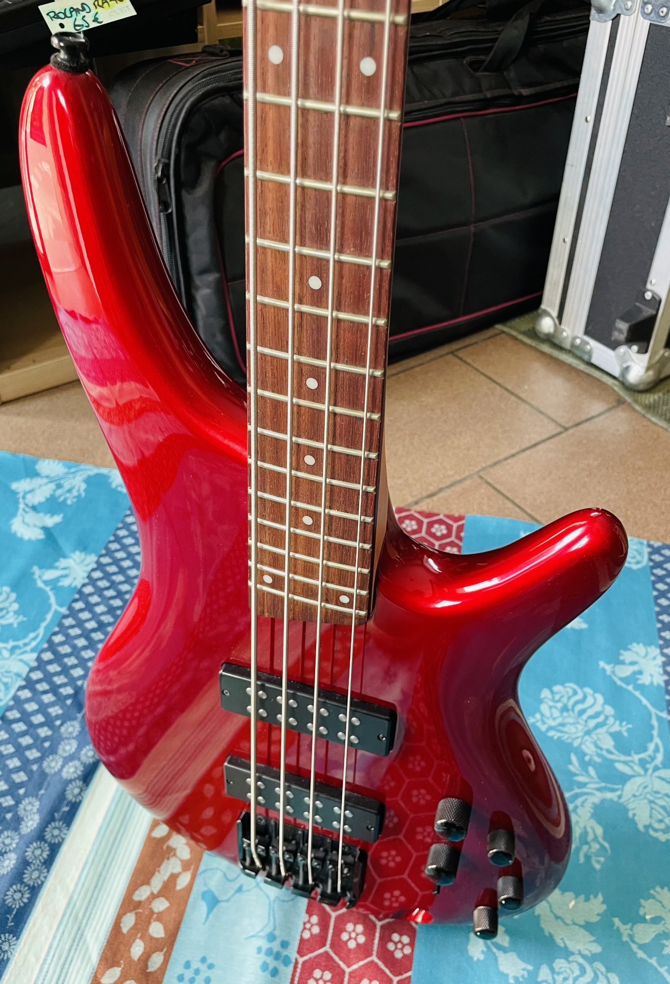 Basse électrique active Ibanez Soundgear SR300 EB 1P02 candy apple n°20112139 (2020, Indonésia) – – Image 9