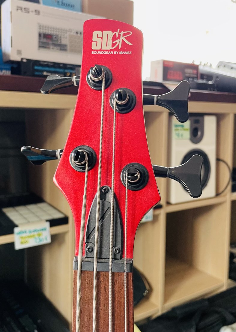 Basse électrique active Ibanez Soundgear SR300 EB 1P02 candy apple n°20112139 (2020, Indonésia) – – Image 11
