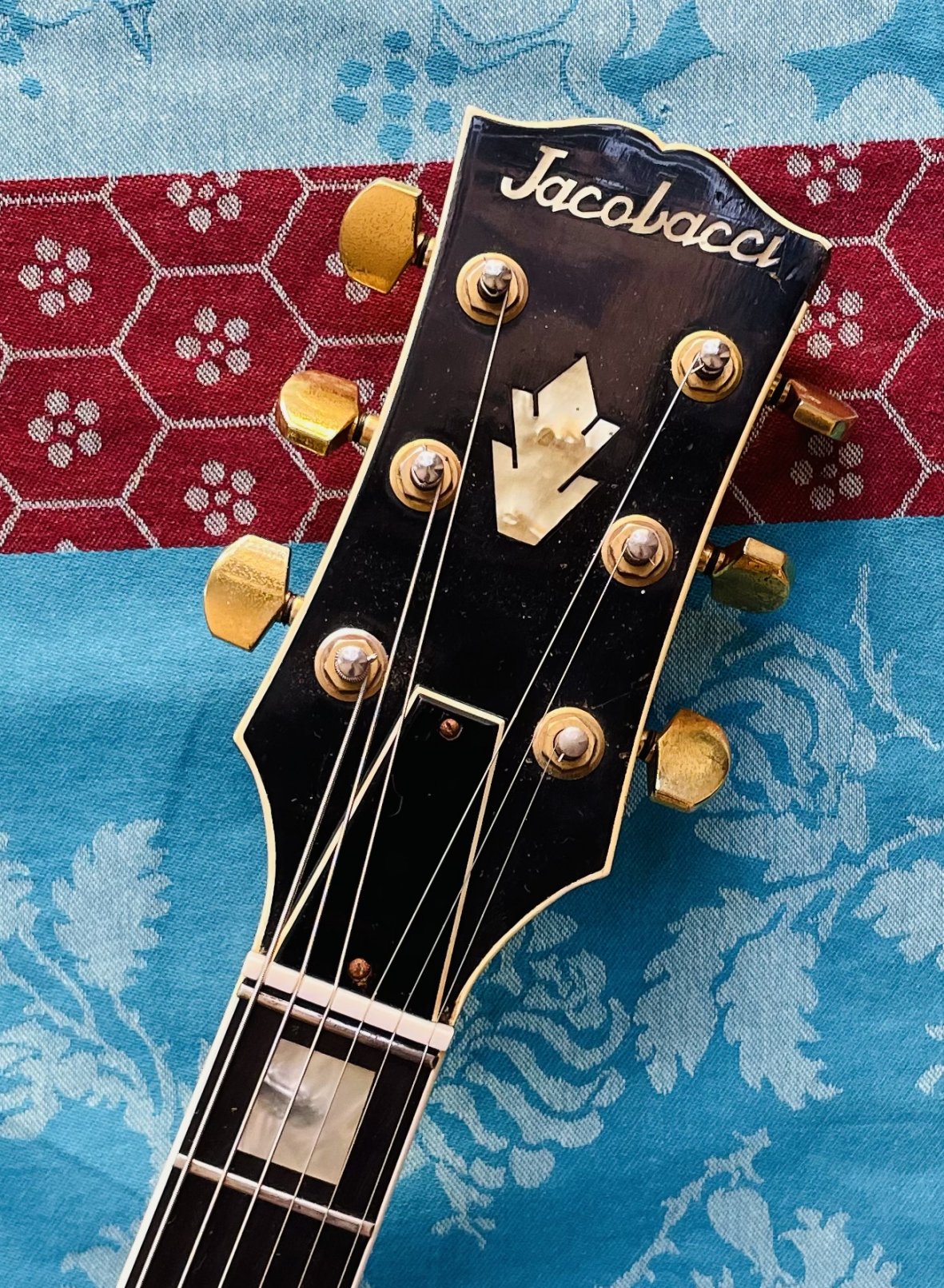Guitare électrique Jacobacci Studio 2 n°810442 (1981 France), 2 micros Gibson de 1979, révision luthier THEBE (facture juin 2026) – Image 4