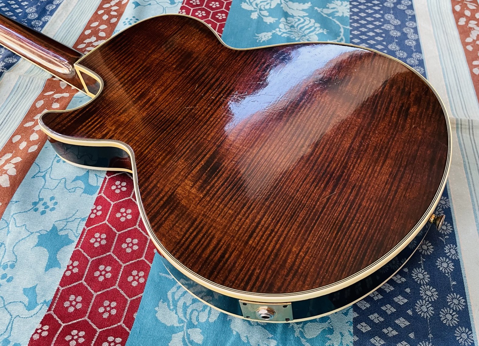 Guitare électrique Jacobacci Studio 2 n°810442 (1981 France), 2 micros Gibson de 1979, révision luthier THEBE (facture juin 2026) – Image 8