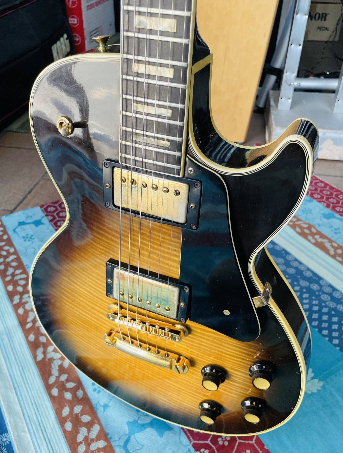 Guitare électrique Jacobacci Studio 2 n°810442 (1981 France), 2 micros Gibson de 1979, révision luthier THEBE (facture juin 2026) – Image 11
