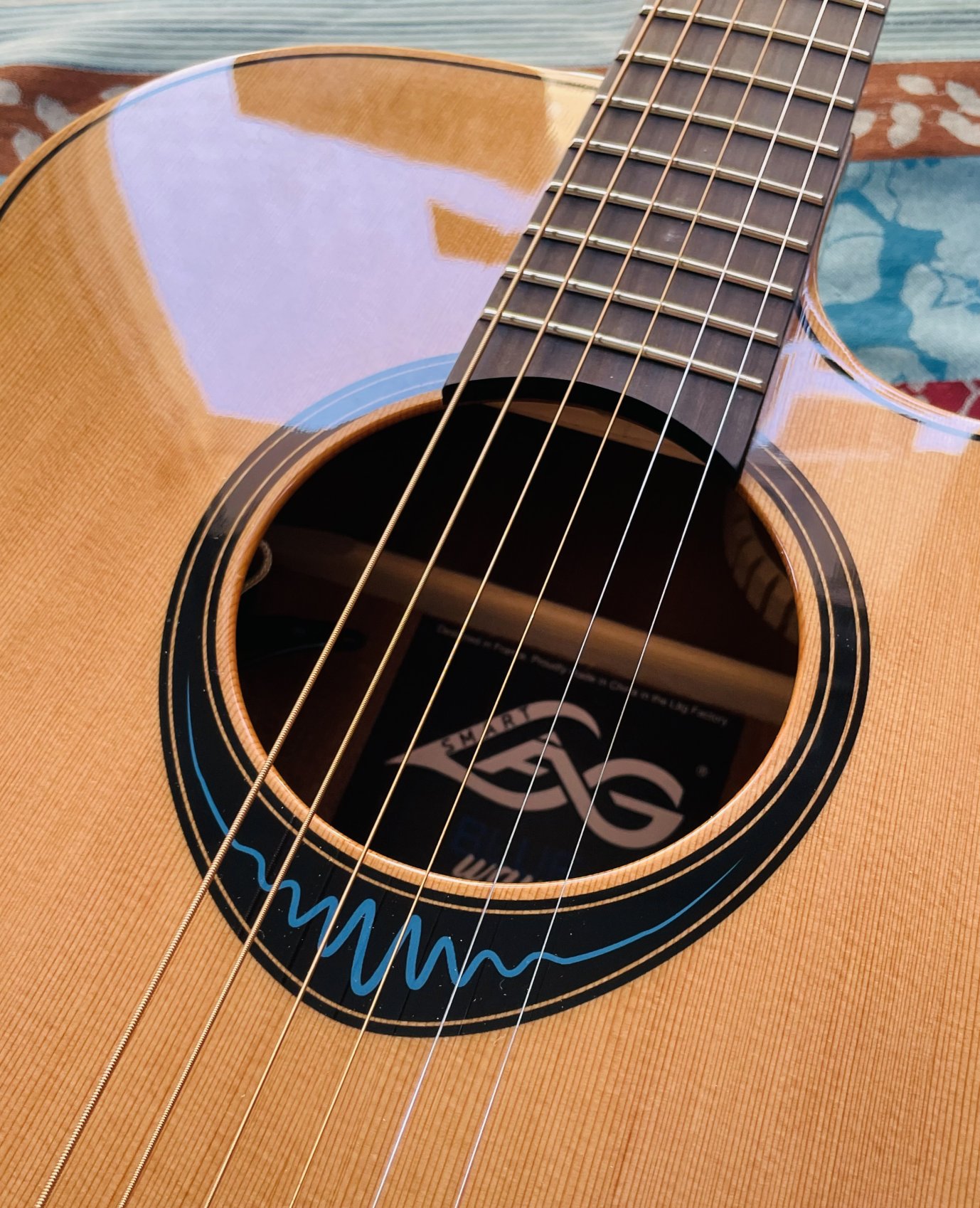 Guitare électro-acoustique avec effets intégrés Lâg Blue Wave 2 TBW2ACE n°2307CT18178, belle housse et accessoires d’origine – Image 3