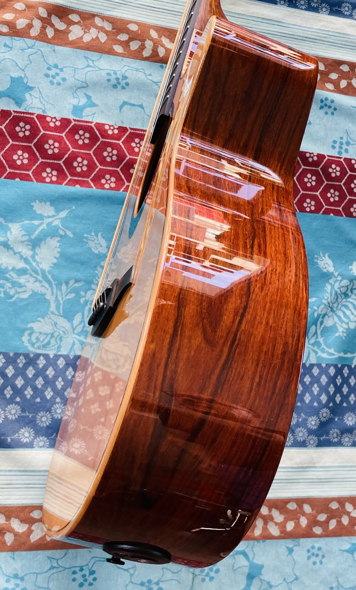Guitare électro-acoustique avec effets intégrés Lâg Blue Wave 2 TBW2ACE n°2307CT18178, belle housse et accessoires d’origine – Image 6