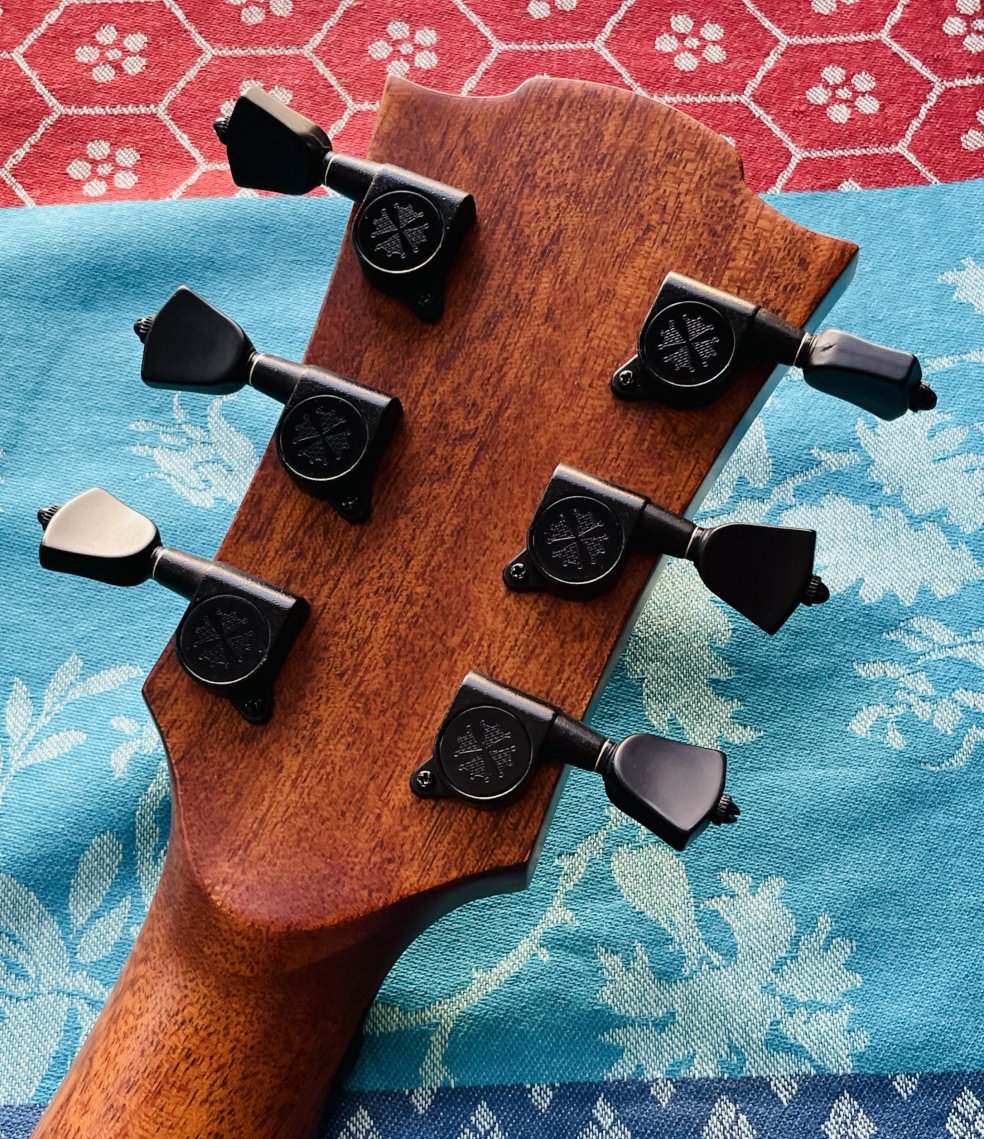 Guitare électro-acoustique avec effets intégrés Lâg Blue Wave 2 TBW2ACE n°2307CT18178, belle housse et accessoires d’origine – Image 12