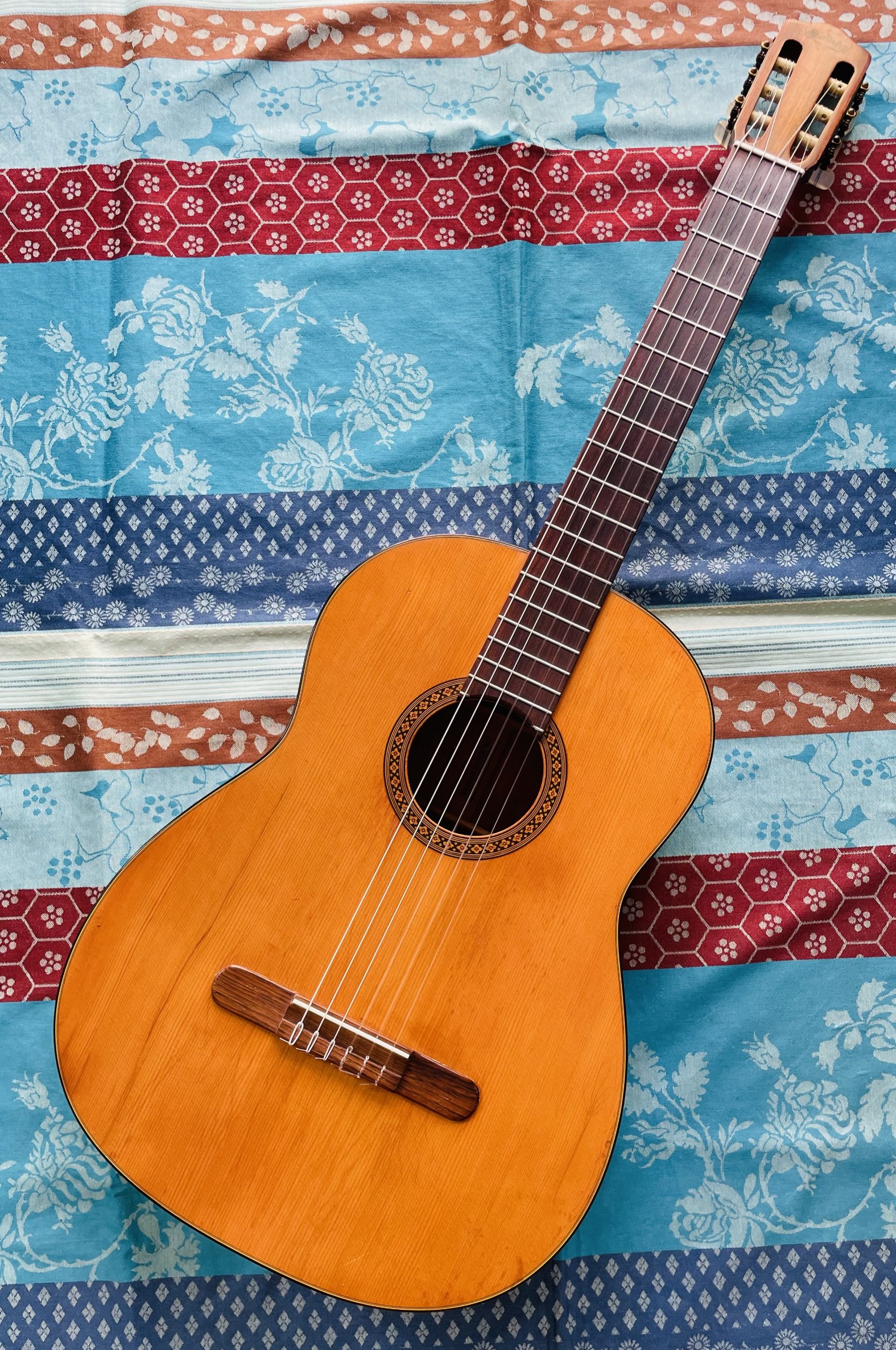 Très rare guitare classique vintage nylon Martin N10 n°257384 (1969 / 1970, USA) , étui d’origine, expertise luthier Caro, révision luthier Manteau (01.07.26)