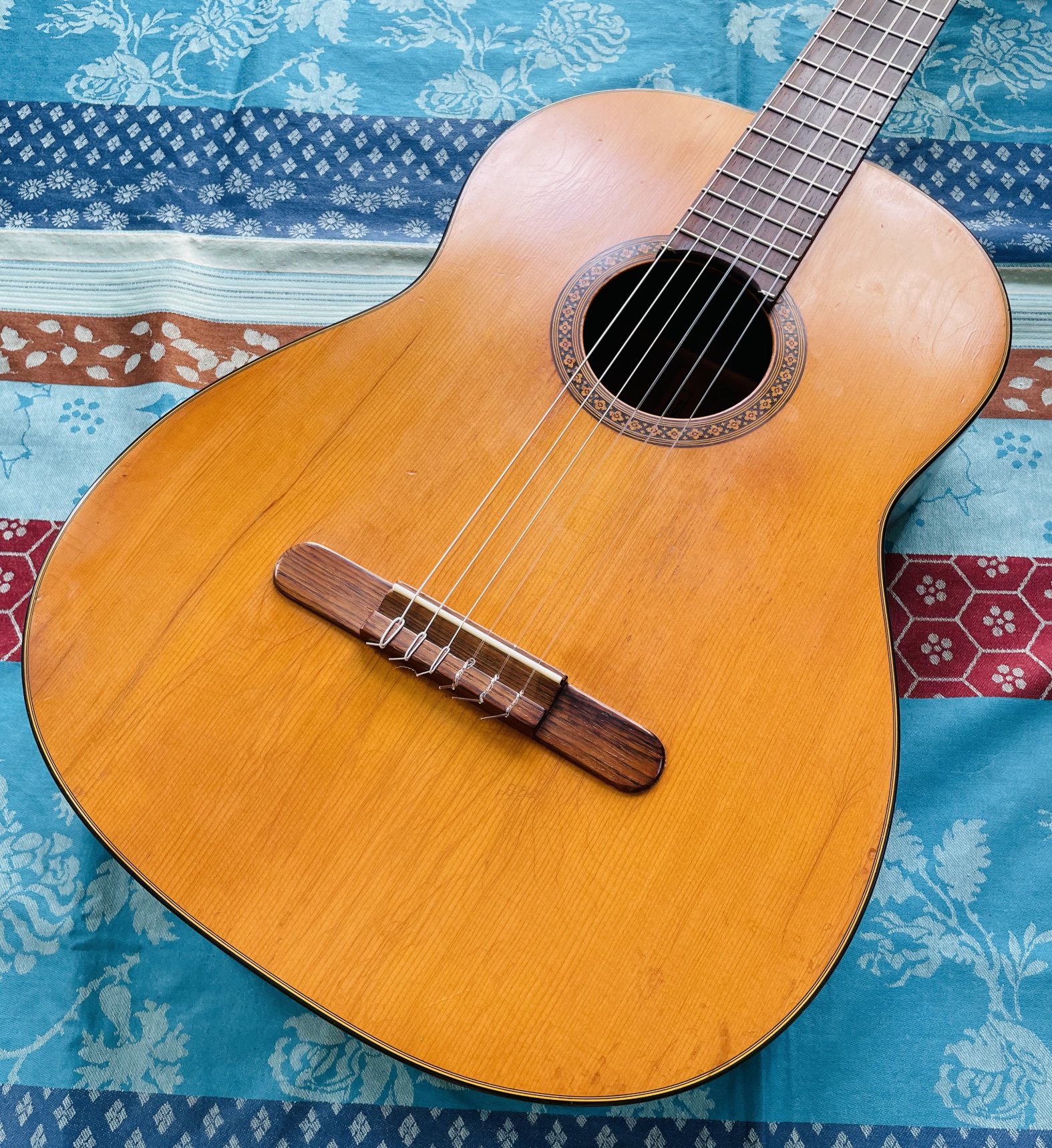 Très rare guitare classique vintage nylon Martin N10 n°257384 (1969 / 1970, USA) , étui d’origine, expertise luthier Caro, révision luthier Manteau (01.07.26) – Image 2