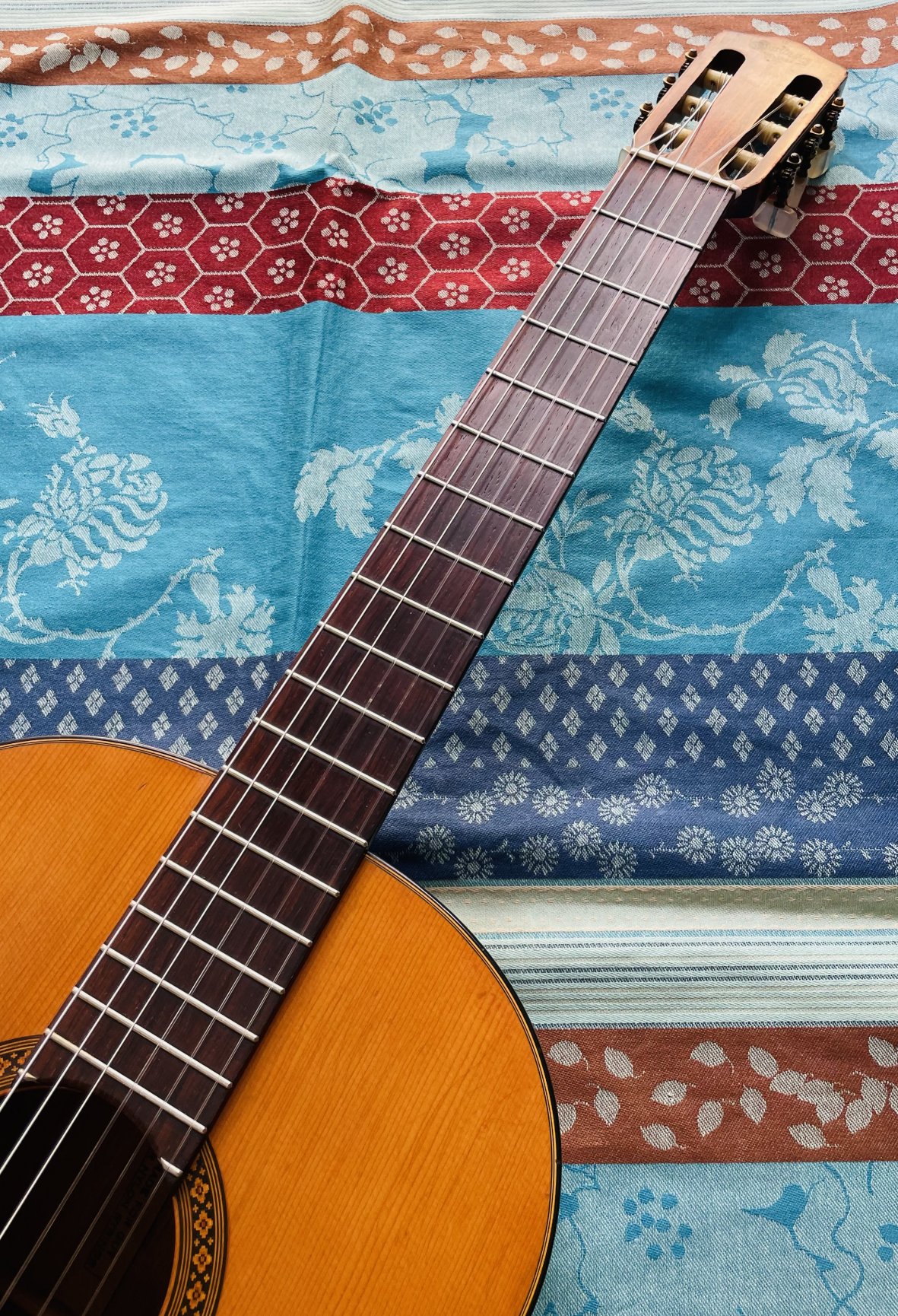 Très rare guitare classique vintage nylon Martin N10 n°257384 (1969 / 1970, USA) , étui d’origine, expertise luthier Caro, révision luthier Manteau (01.07.26) – Image 4
