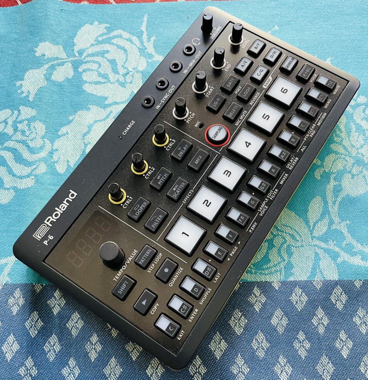 Sampleur module de sons Roland Aira Compact P-6 n°A7S8995, boite d’origine, usb