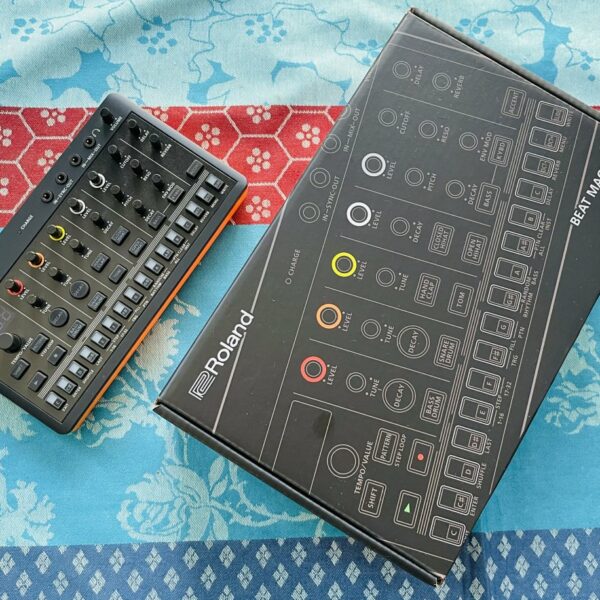 Groovemachine boite à rythme Roland Aira T-8 n°B1S5603, boite d’origine, usb – Image 5
