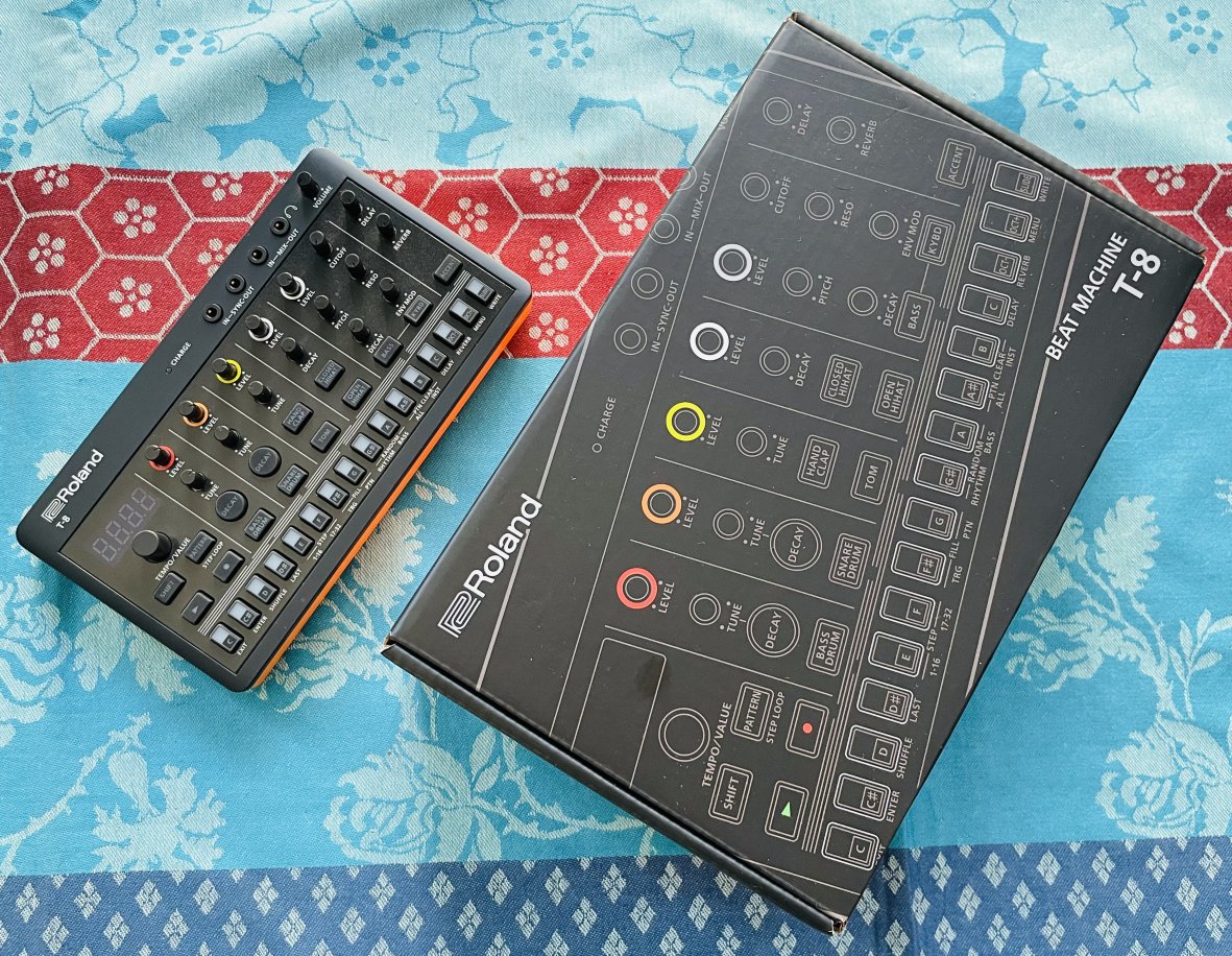 Groovemachine boite à rythme Roland Aira T-8 n°B1S5603, boite d’origine, usb – Image 5
