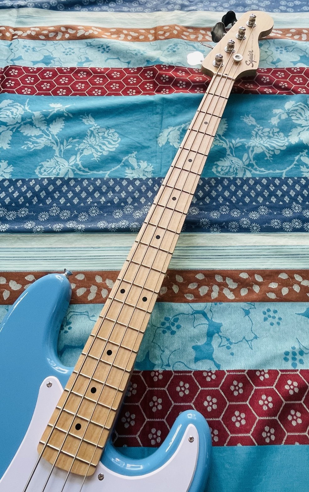 Basse électrique Squier Sonic Precision Bass California blue n°23004783 (China) – Image 3