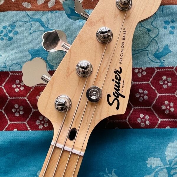Basse électrique Squier Sonic Precision Bass California blue n°23004783 (China) – Image 4