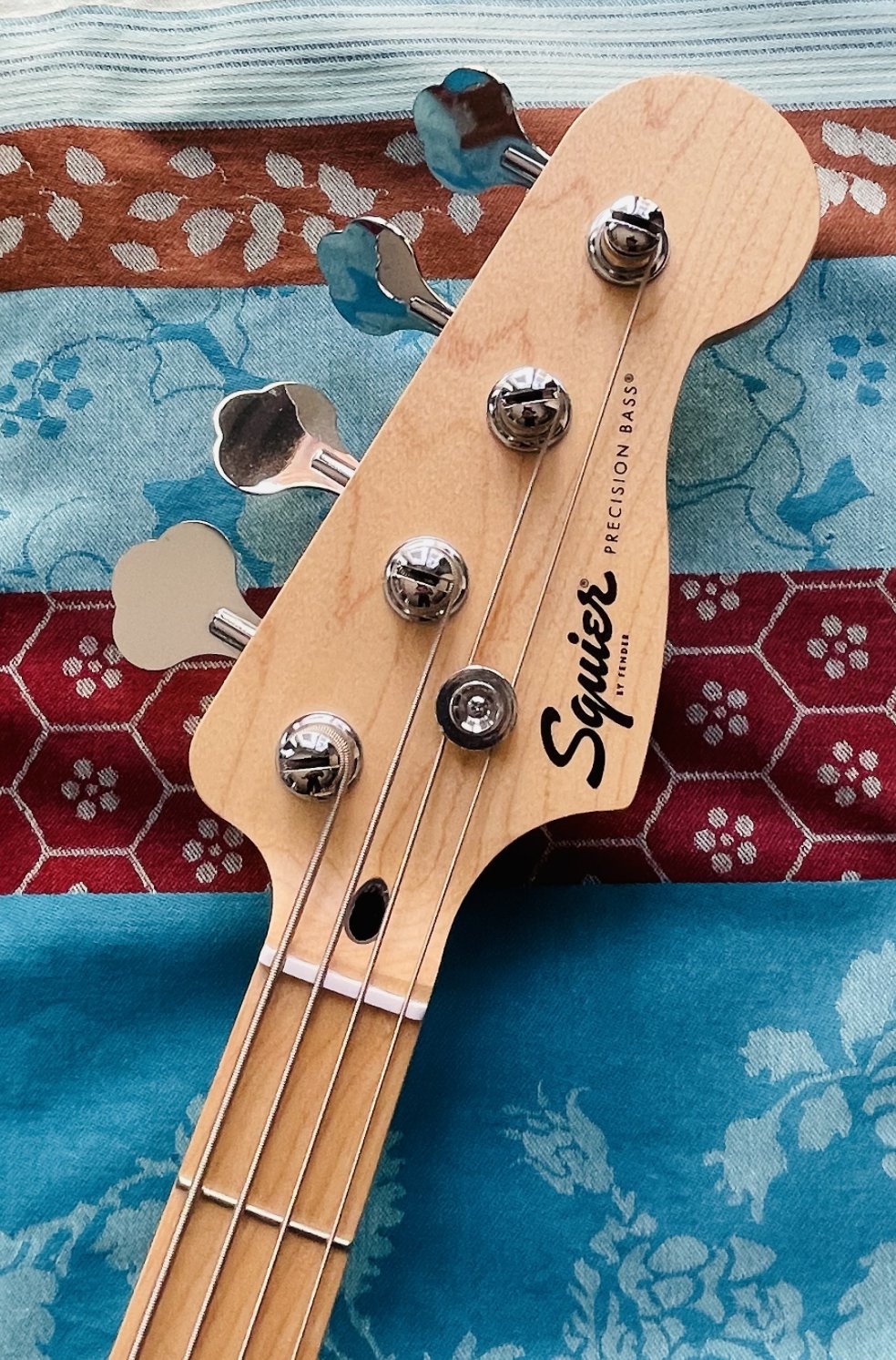 Basse électrique Squier Sonic Precision Bass California blue n°23004783 (China) – Image 4