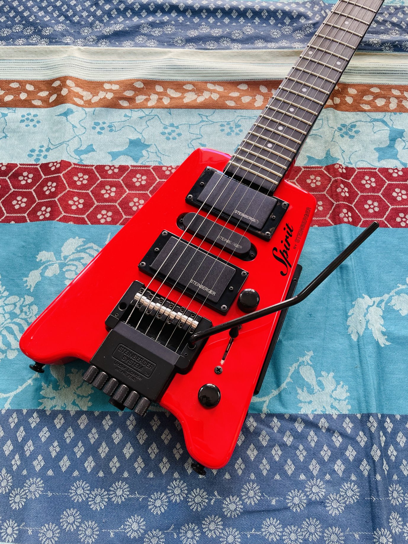 Guitare électrique Steinberger Spirit Gt-Pro deluxe HR red n°22062353112, housse d’origine, sangle Dunlop, 2 jeux cordes – Image 2