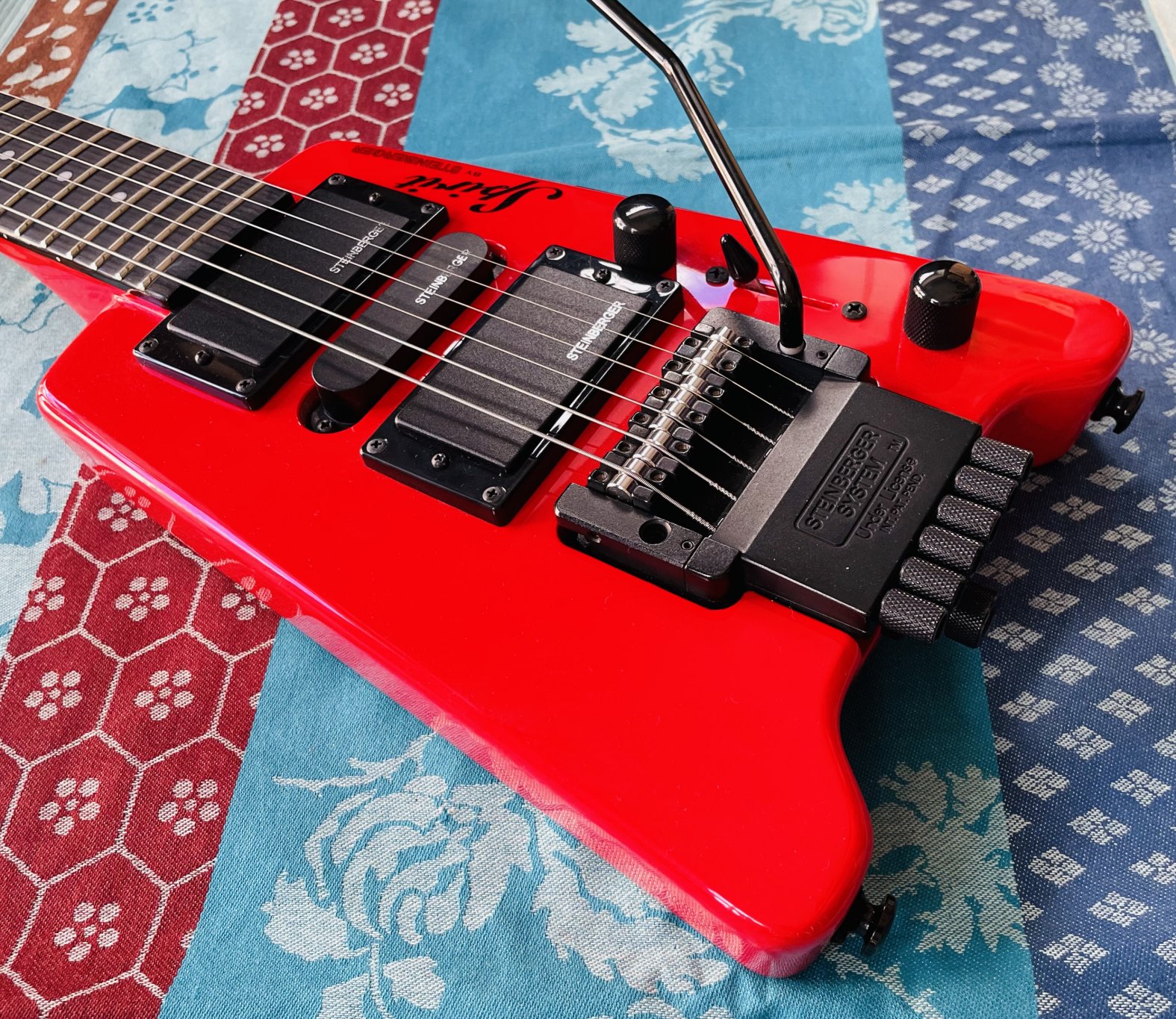 Guitare électrique Steinberger Spirit Gt-Pro deluxe HR red n°22062353112, housse d’origine, sangle Dunlop, 2 jeux cordes – Image 3