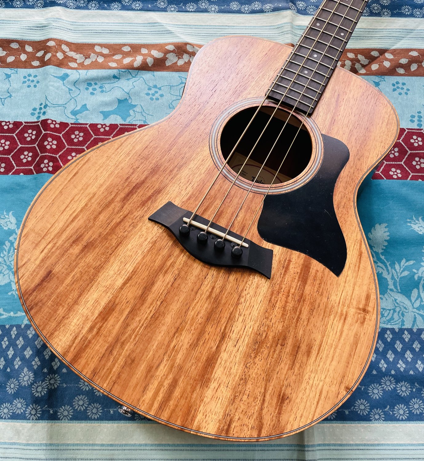 Basse électrique électro-acoustique Taylor GS Mini-e Koa Bass n°2205121247, house Taylor, révisée luthier Manteau (facture 22.07.26) – Image 2