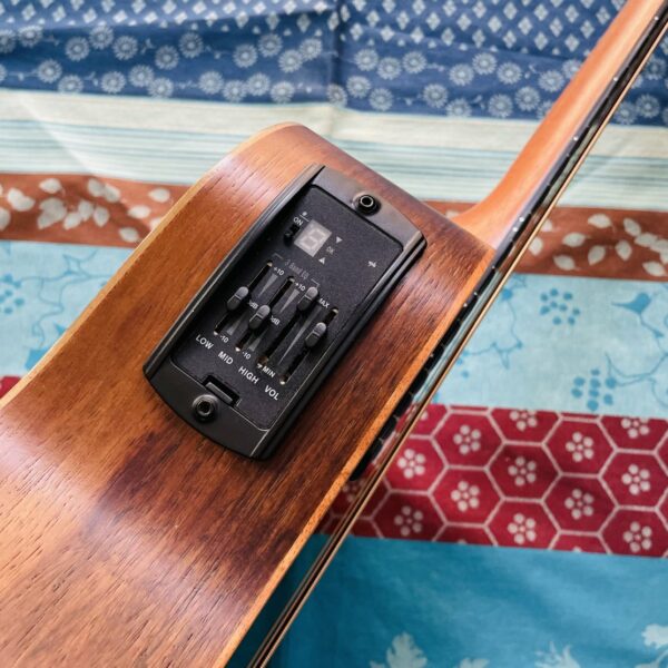 Basse électrique électro-acoustique Taylor GS Mini-e Koa Bass n°2205121247, house Taylor, révisée luthier Manteau (facture 22.07.26) – Image 6