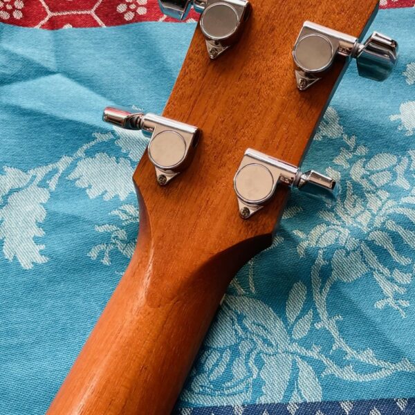 Basse électrique électro-acoustique Taylor GS Mini-e Koa Bass n°2205121247, house Taylor, révisée luthier Manteau (facture 22.07.26) – Image 10