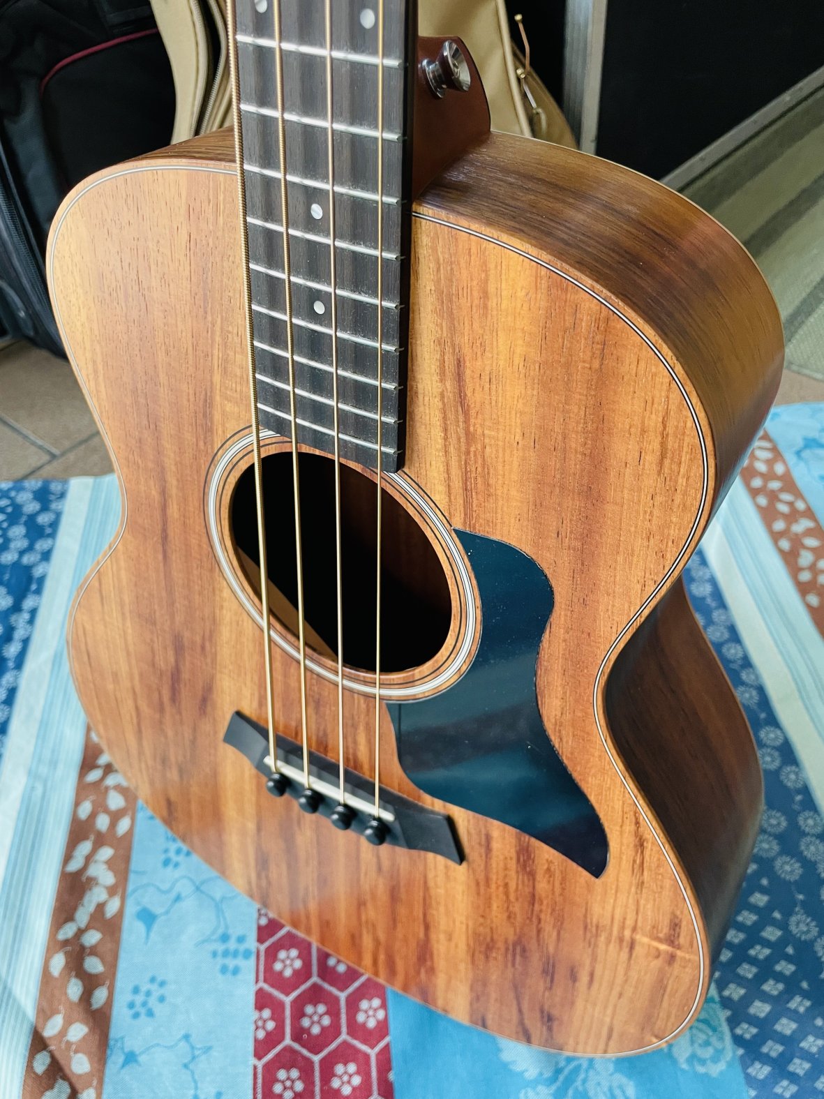 Basse électrique électro-acoustique Taylor GS Mini-e Koa Bass n°2205121247, house Taylor, révisée luthier Manteau (facture 22.07.26) – Image 11