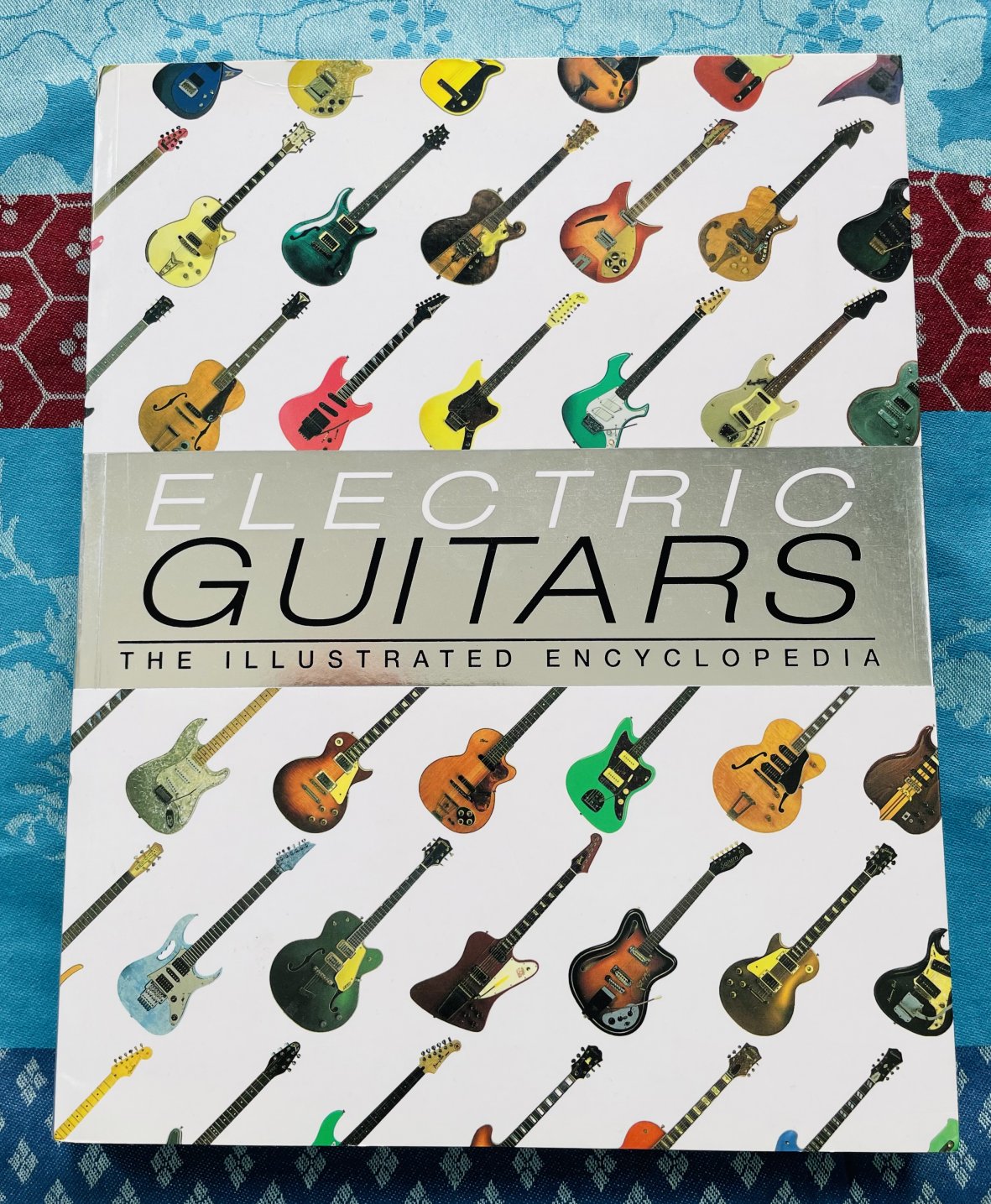 Livre en Anglais Electric Guitar The Illustrated Encyclopédia, Thunder Bay Press