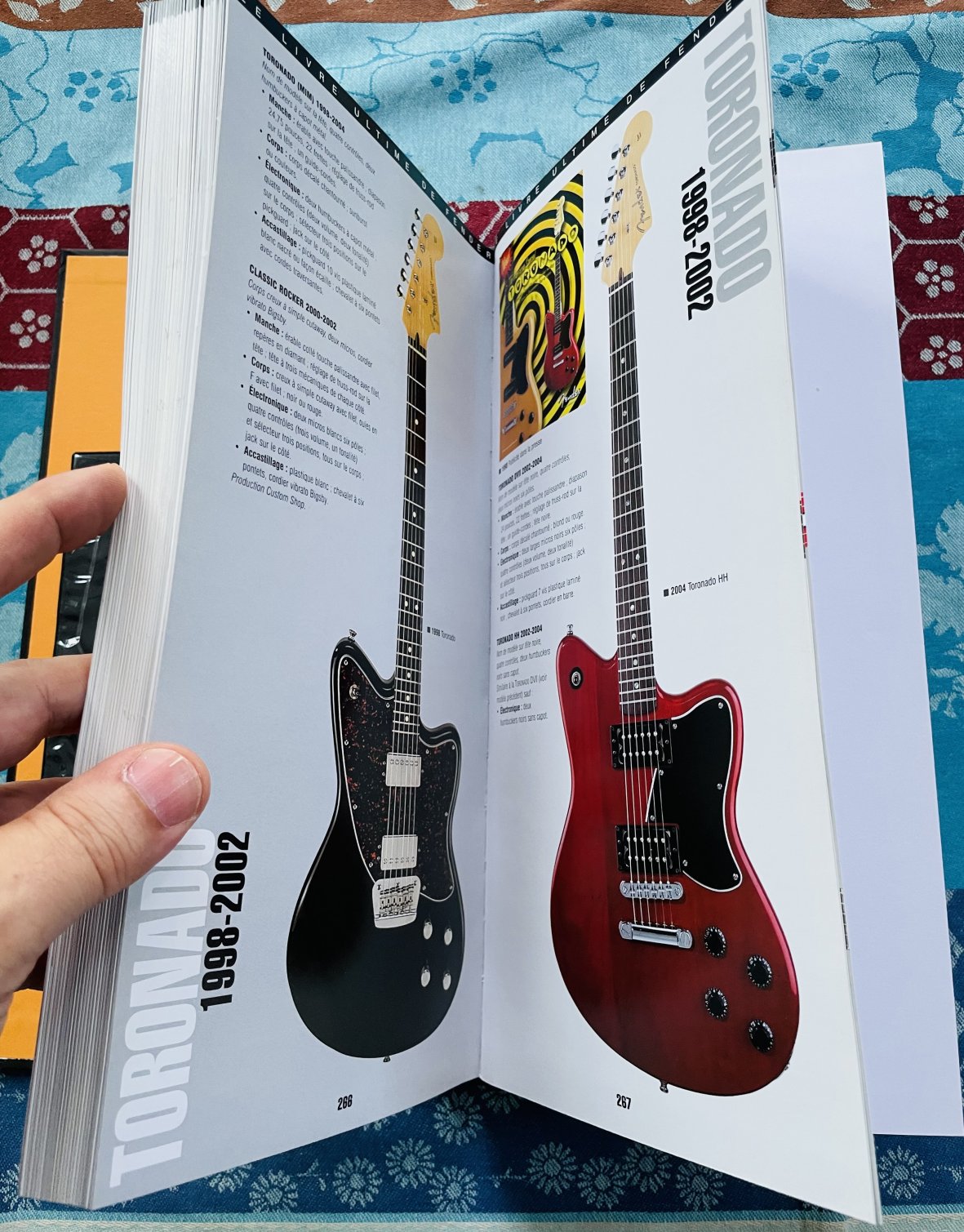 Le livre Ultime de Fender, Paul Day & Dave Hunter, sans CD, éditions Art Images – Image 2
