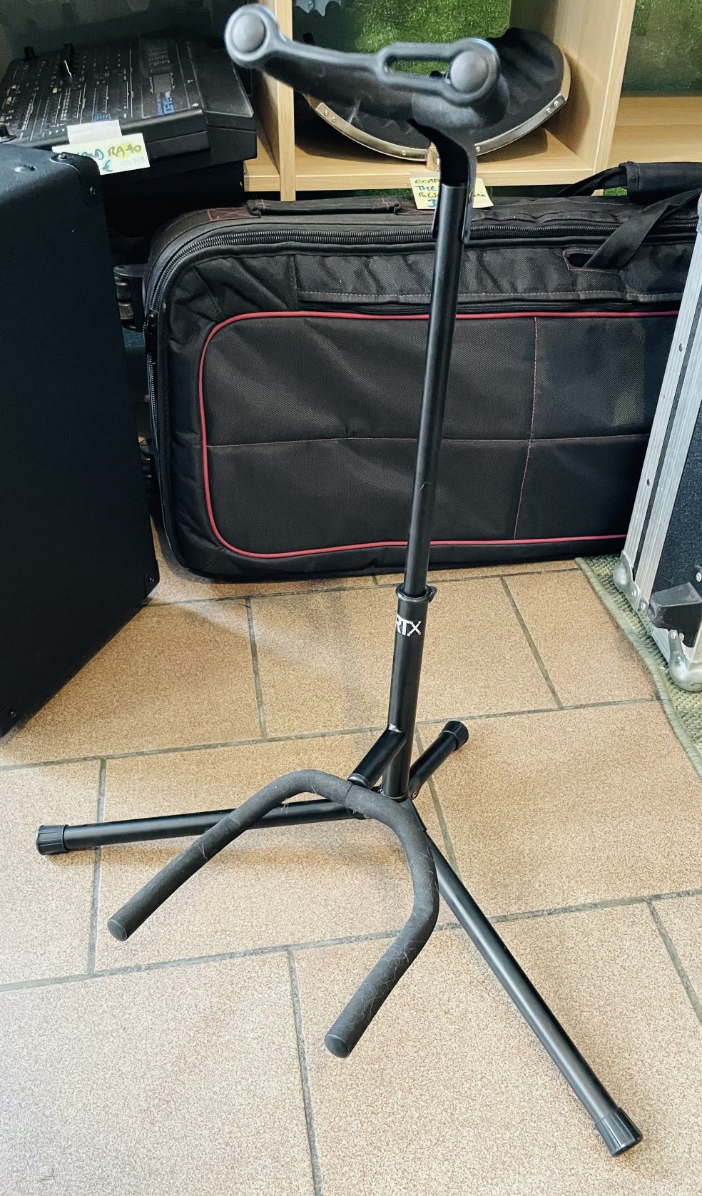 1 stand guitare universel RTX n°1