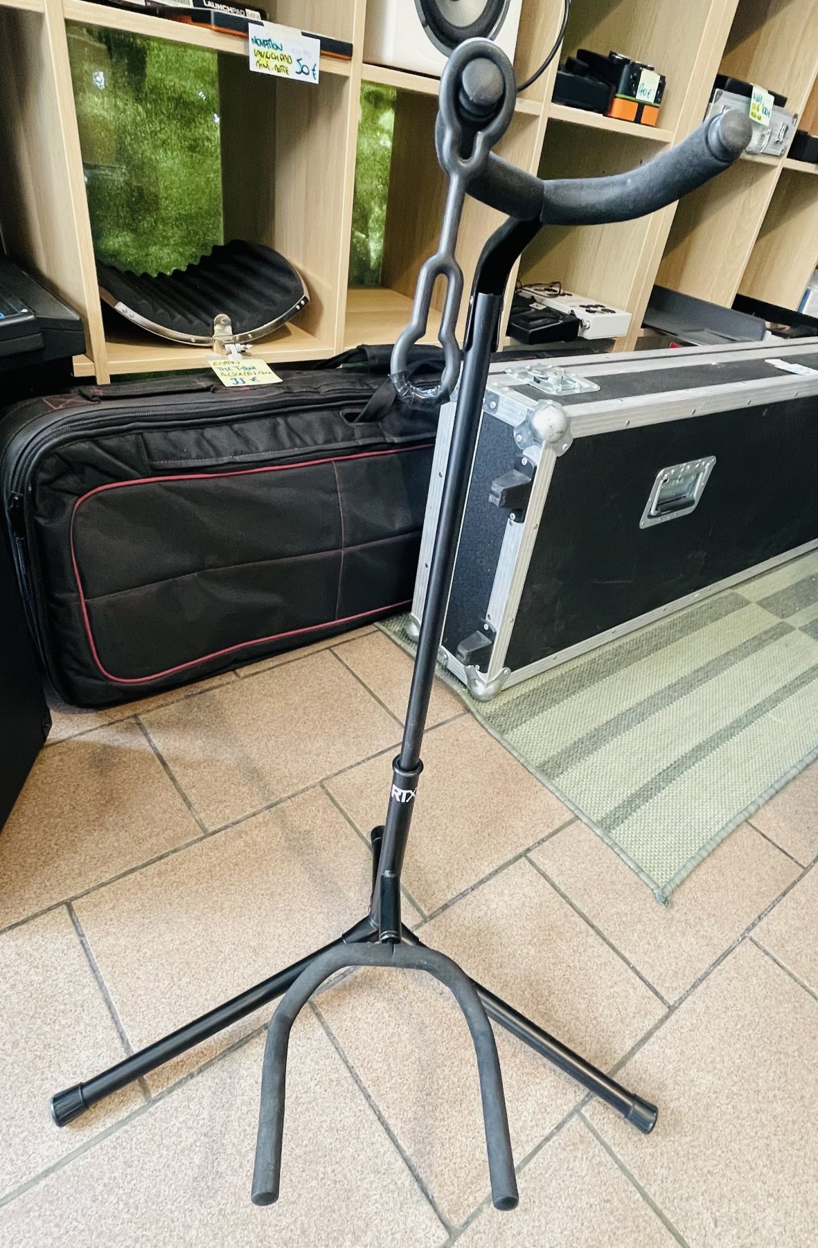 1 stand guitare universel RTX n°2