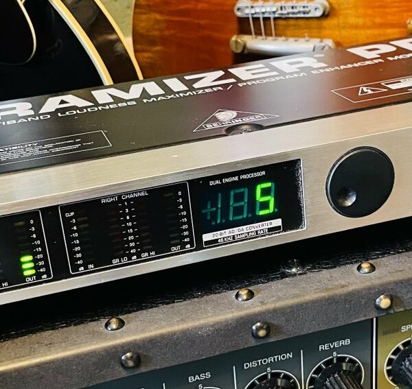 Alternative view of Rack compresseur exciter enhancer Behringer Ultramizer Pro DSP1400P n°91108770
