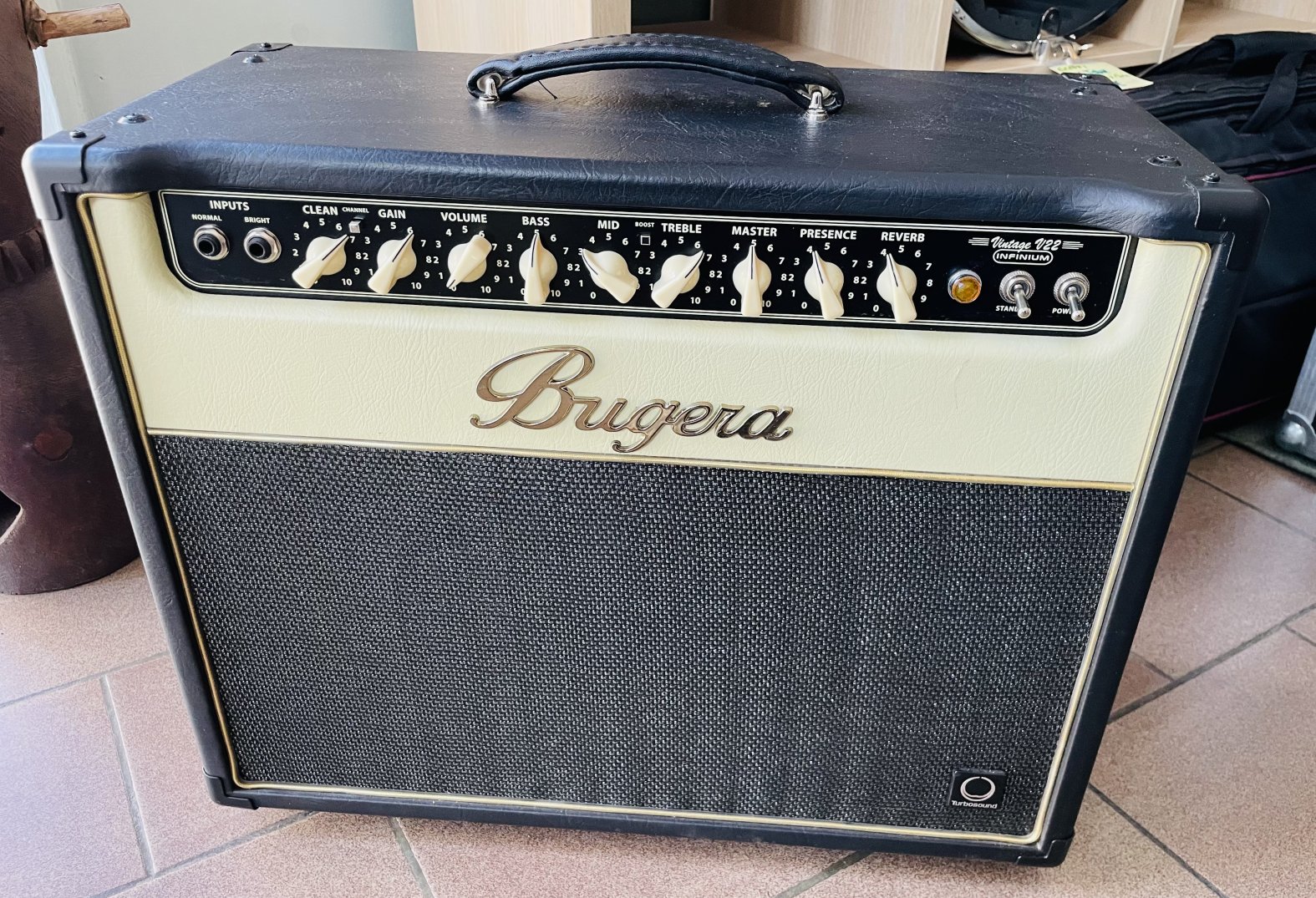 Ampli guitare lampe Bugera Vintage 22 Infinium, alim, foot – Image 2