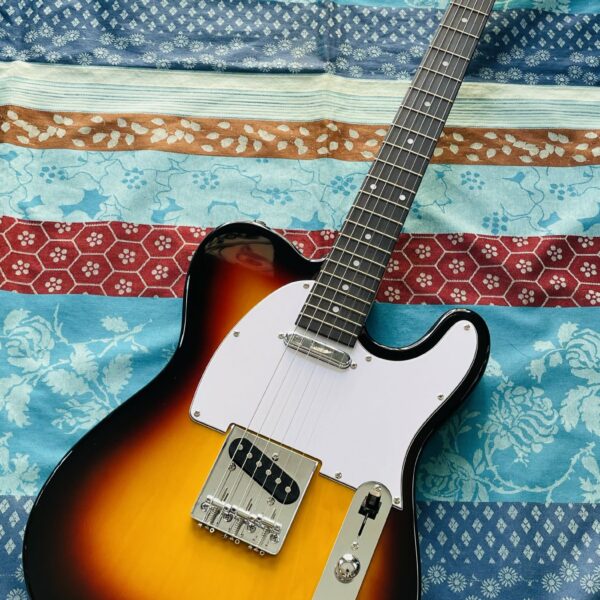Guitare électrique Eastone TL70 Telecaster 3 tone, housse X-Tone Softbag