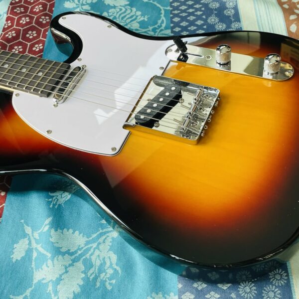 Alternative view of Guitare électrique Eastone TL70 Telecaster 3 tone, housse X-Tone Softbag