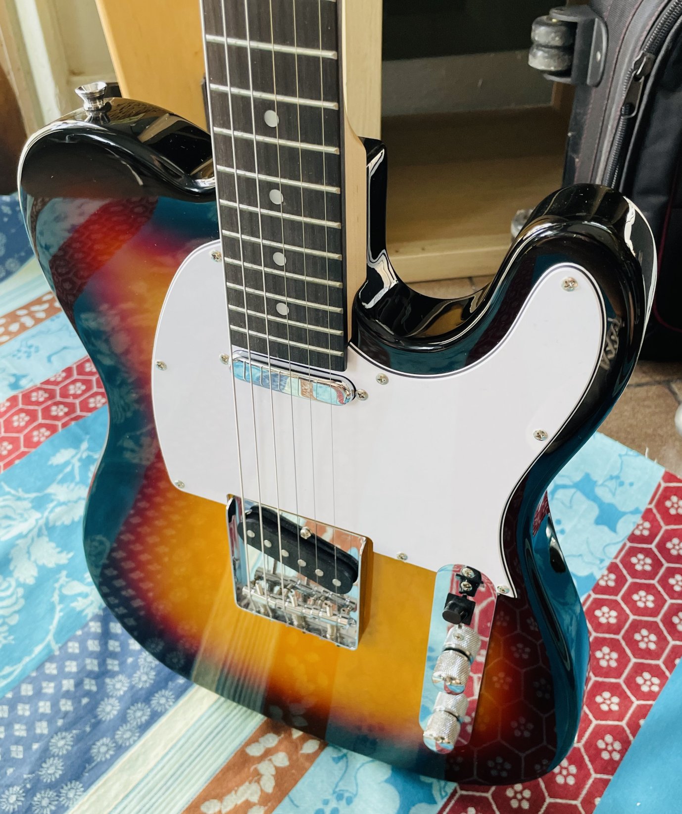 Guitare électrique Eastone TL70 Telecaster 3 tone, housse X-Tone Softbag – Image 10