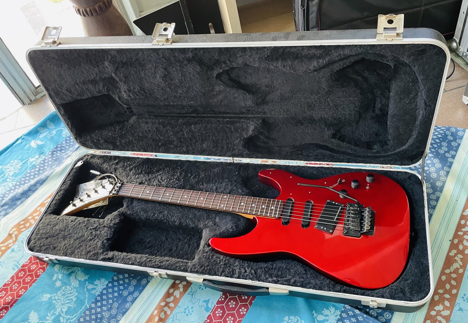 Guitare électrique Kramer 610 n°SF4049 (1988, Korea / Neptune USA), vibrato, étui, révision Luthier Thébé (01.08.26) – Image 13