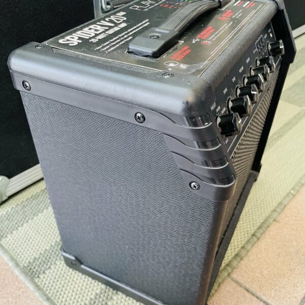 Alternative view of Ampli guitare électrique Line 6 Spider V20 MKII n°PN56LL735343