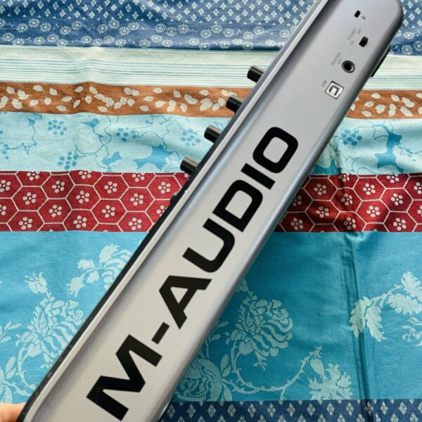 Alternative view of Clavier maitre M-Audio Oxygen 25 IV n°B51405159904106, usb, notice, boite d’origine