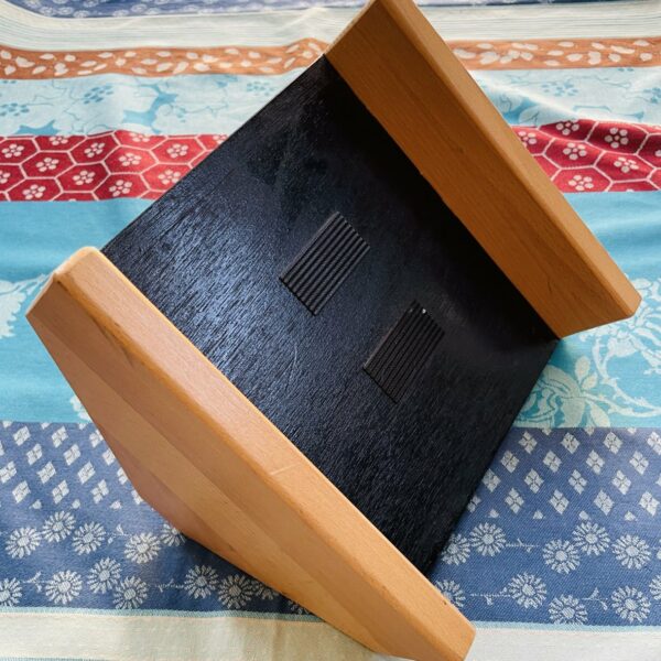 Support home-studio d’artisan en bois n°2 pour machines de petites tailles