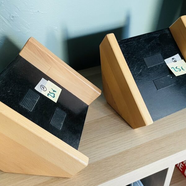 Support home-studio d’artisan en bois n°2 pour machines de petites tailles – Image 7